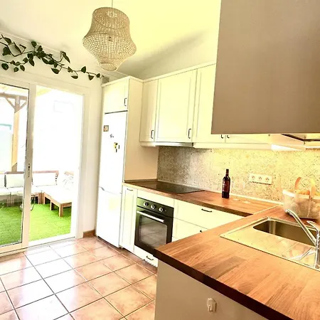 Family House On The Beach By Deihu Experiences Дом отдыха